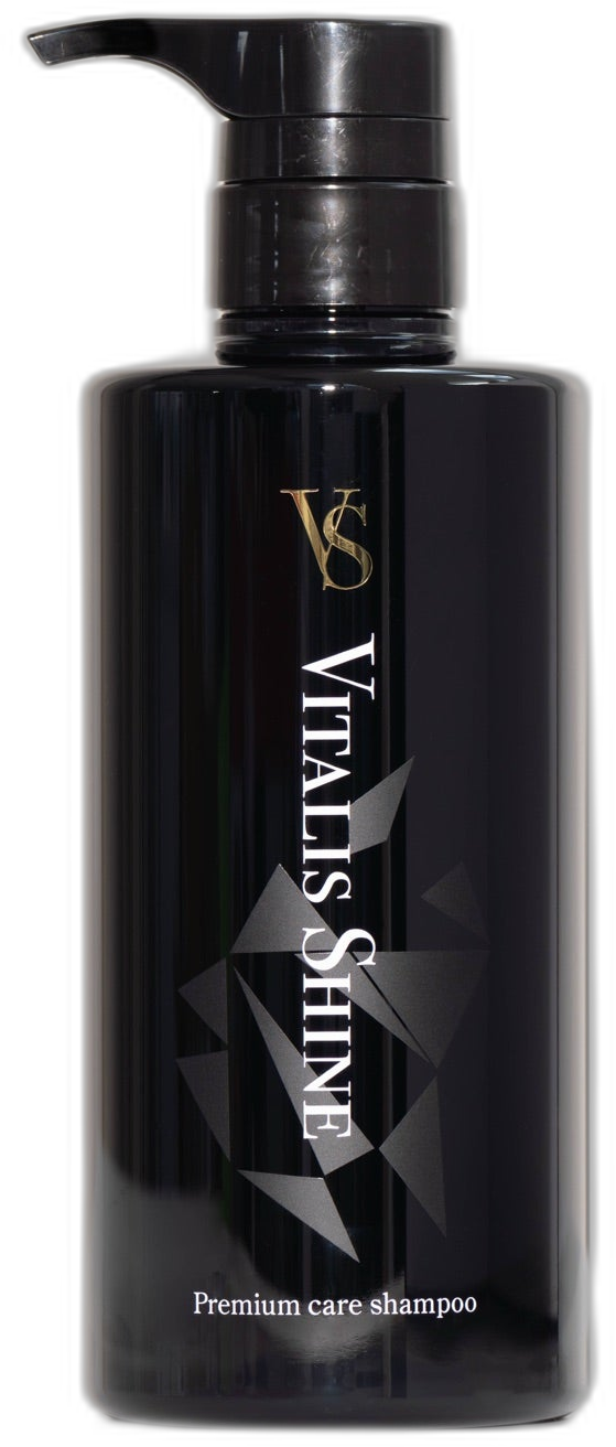 石の台に立つVITALIS SHINEのボトル
